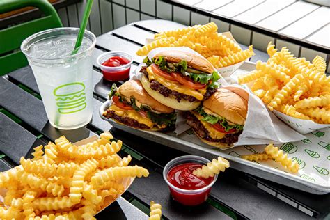 shake shack メニュー: 宇宙の彼方から飛来したハンバーガーの秘密